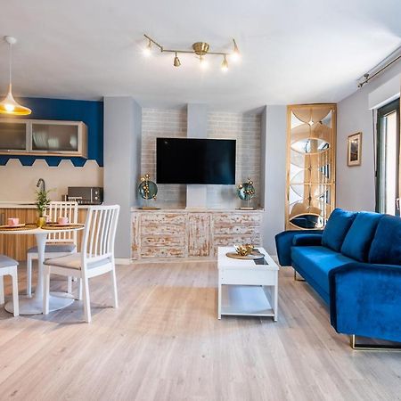 Tuguest Alhacaba Apartment - Free Parking Granada Bagian luar foto