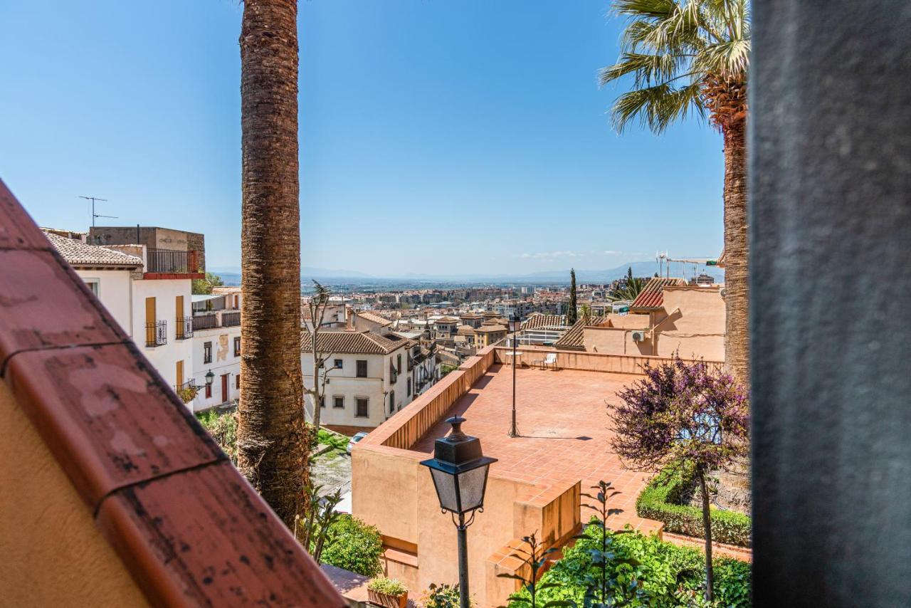 Tuguest Alhacaba Apartment - Free Parking Granada Bagian luar foto